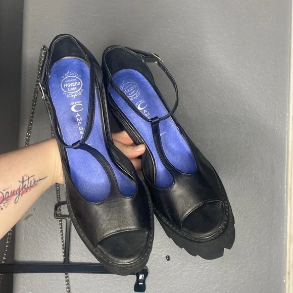 RARE Jeffrey Campbell tiona platform - Picture 6 of 7